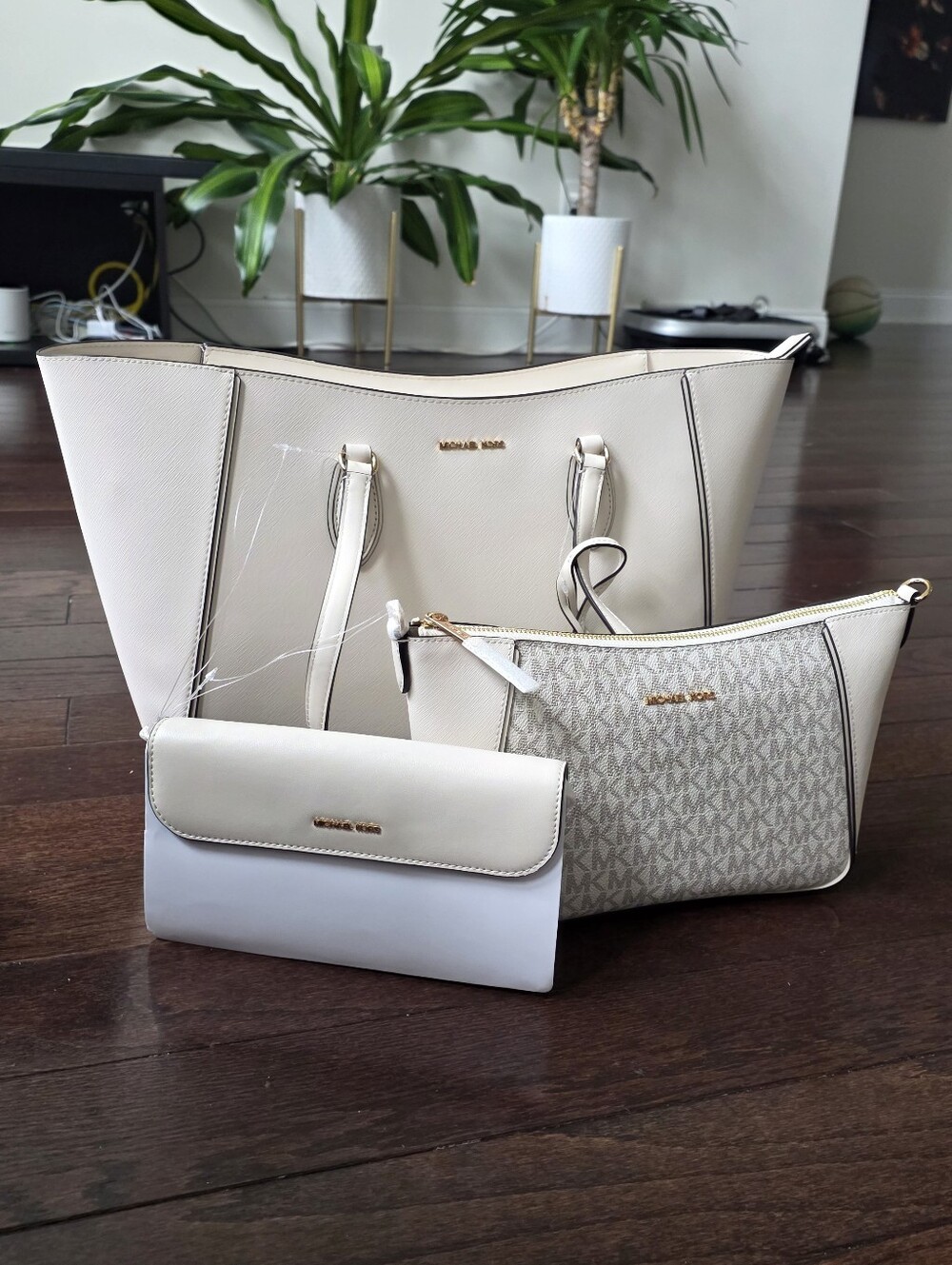 NWT Michael Kors Charlotte Large Saffiano Leather 3-in-1 Tote Vanilla